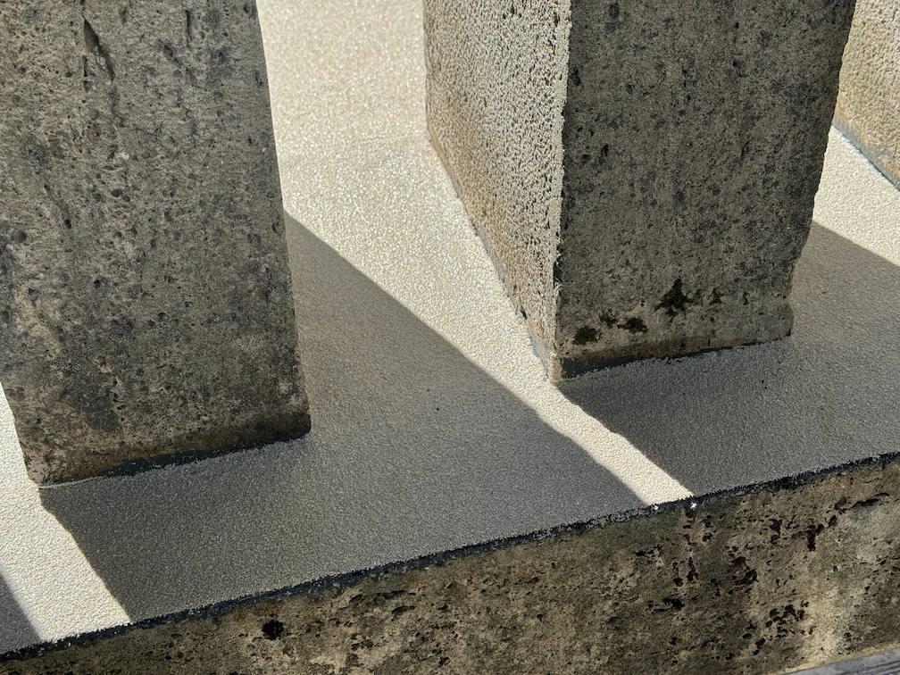 Budai villa terasza Kemperdur Colorquartz és Finish lakkal.